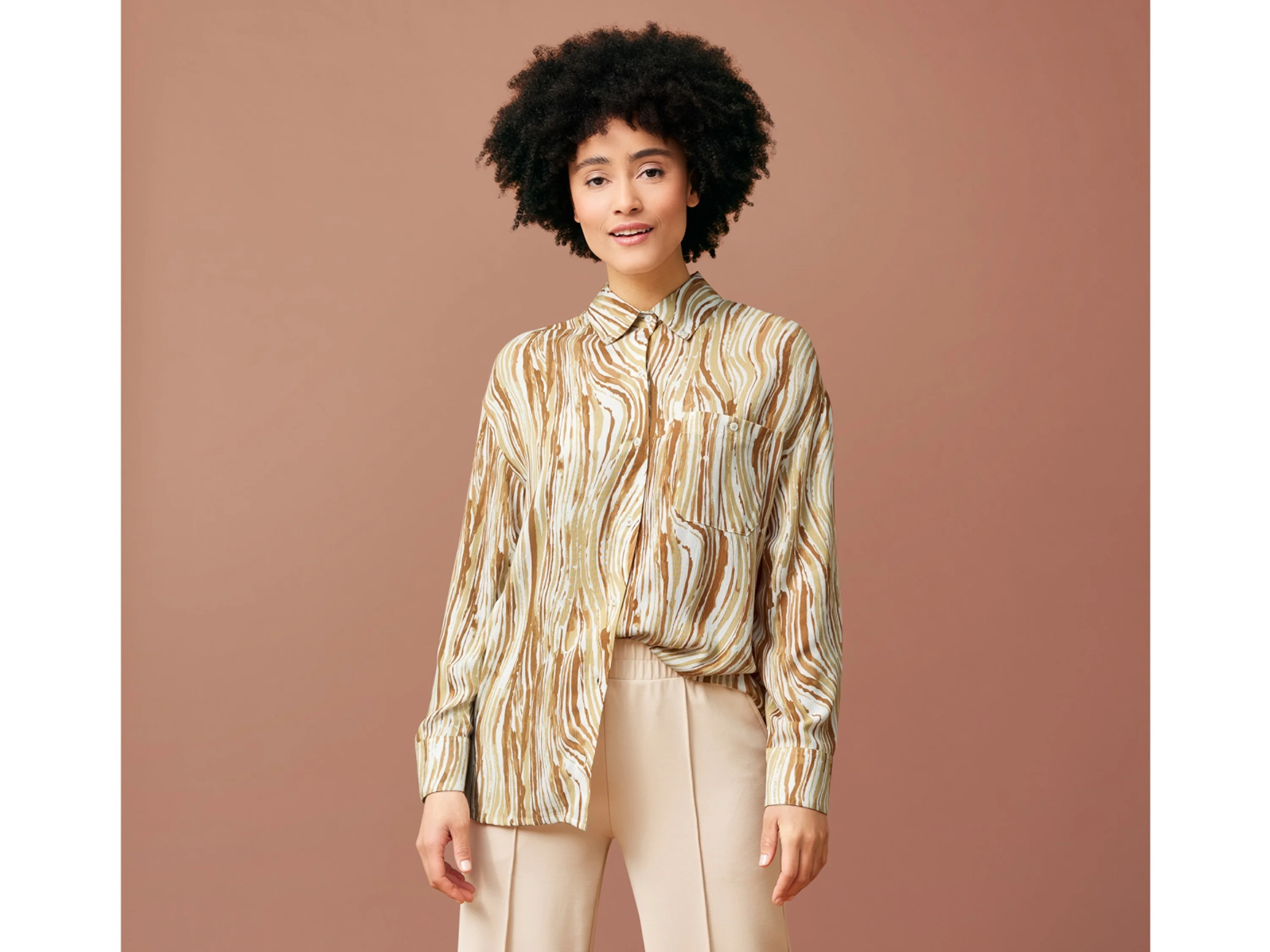 ESMARA® Damen Bluse Oversize (Muster weiß/beige, 38) – Bild 2 von 3