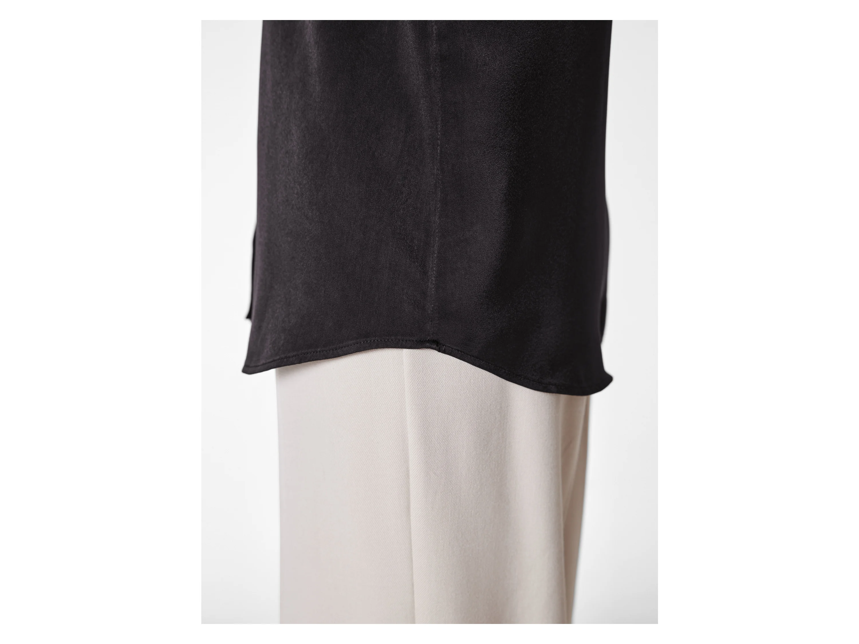 ESMARA® Damen Bluse Satin (Schwarz, 40) – Bild 4 von 4