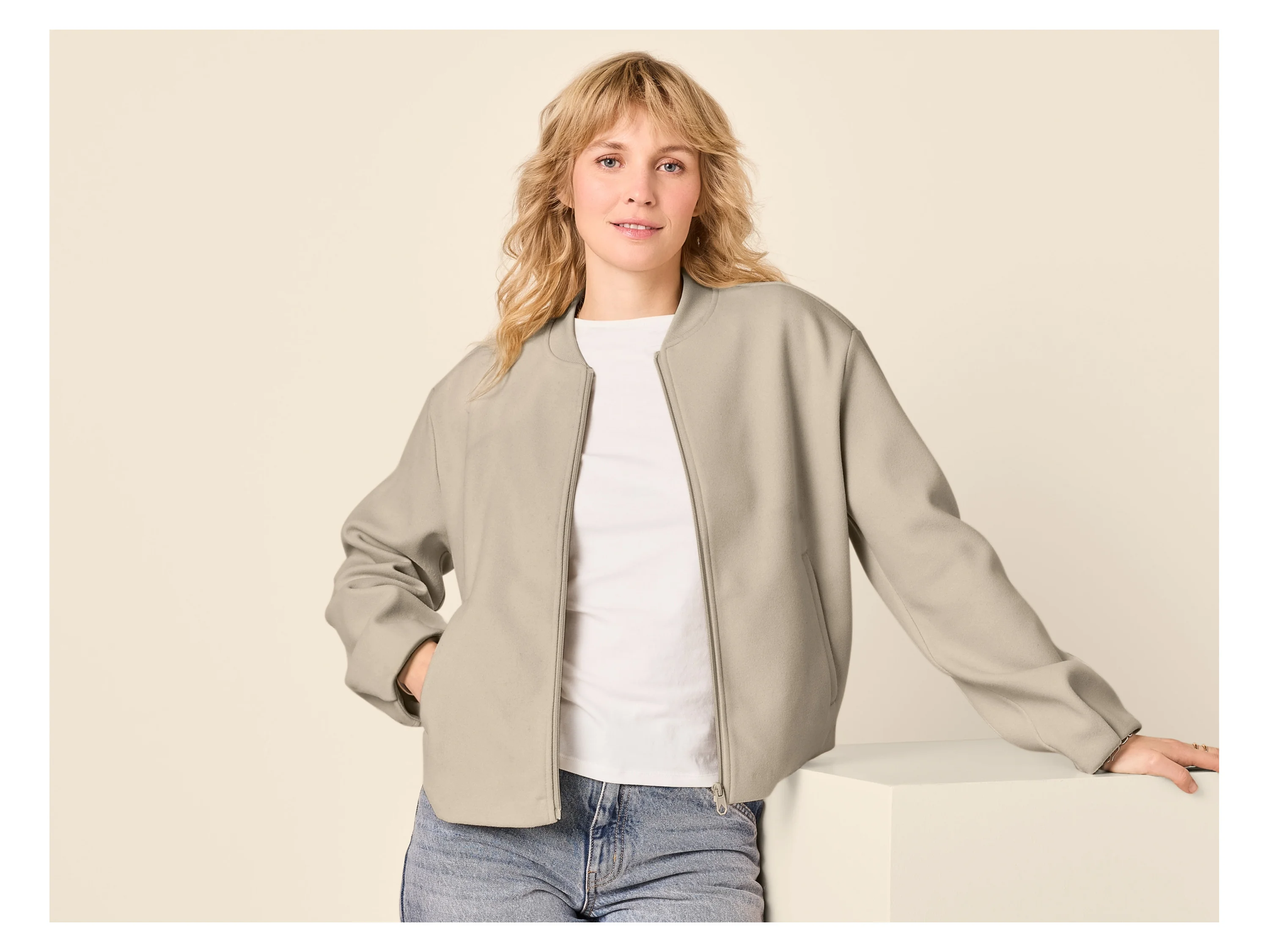 ESMARA® Damen Bomberjacke (Beige, L(44/46)) – Bild 2 von 3