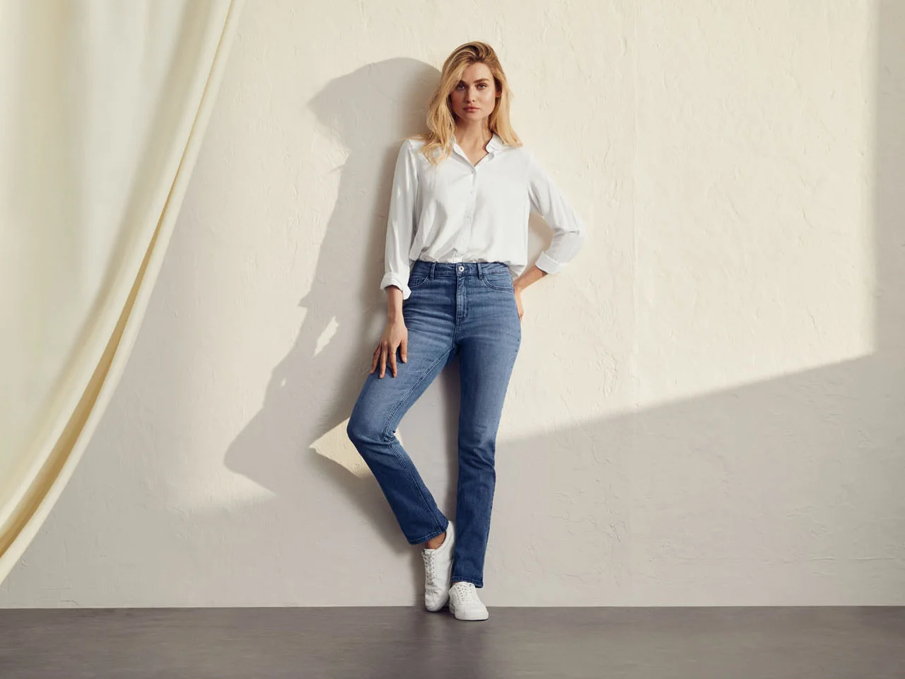 ESMARA® Damen Jeans Straight Fit (Hellblau, 36 long length) – Bild 2 von 4