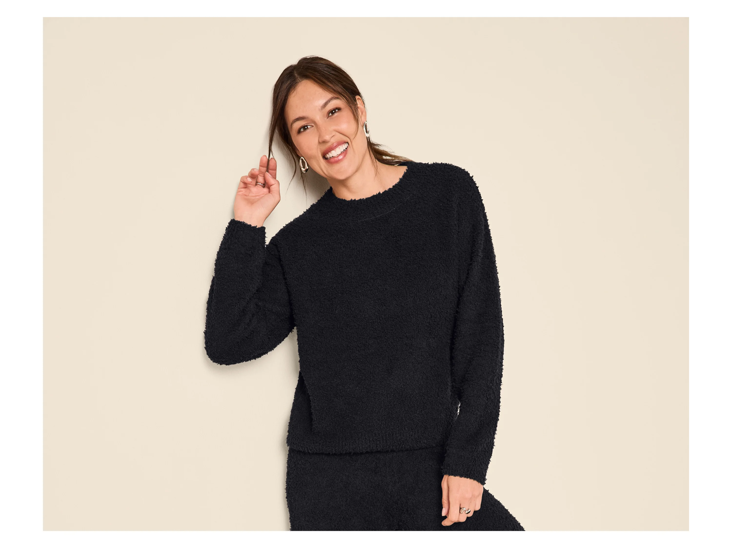 ESMARA® Damen Plüschpullover (Schwarz, M(40/42)) – Bild 2 von 3