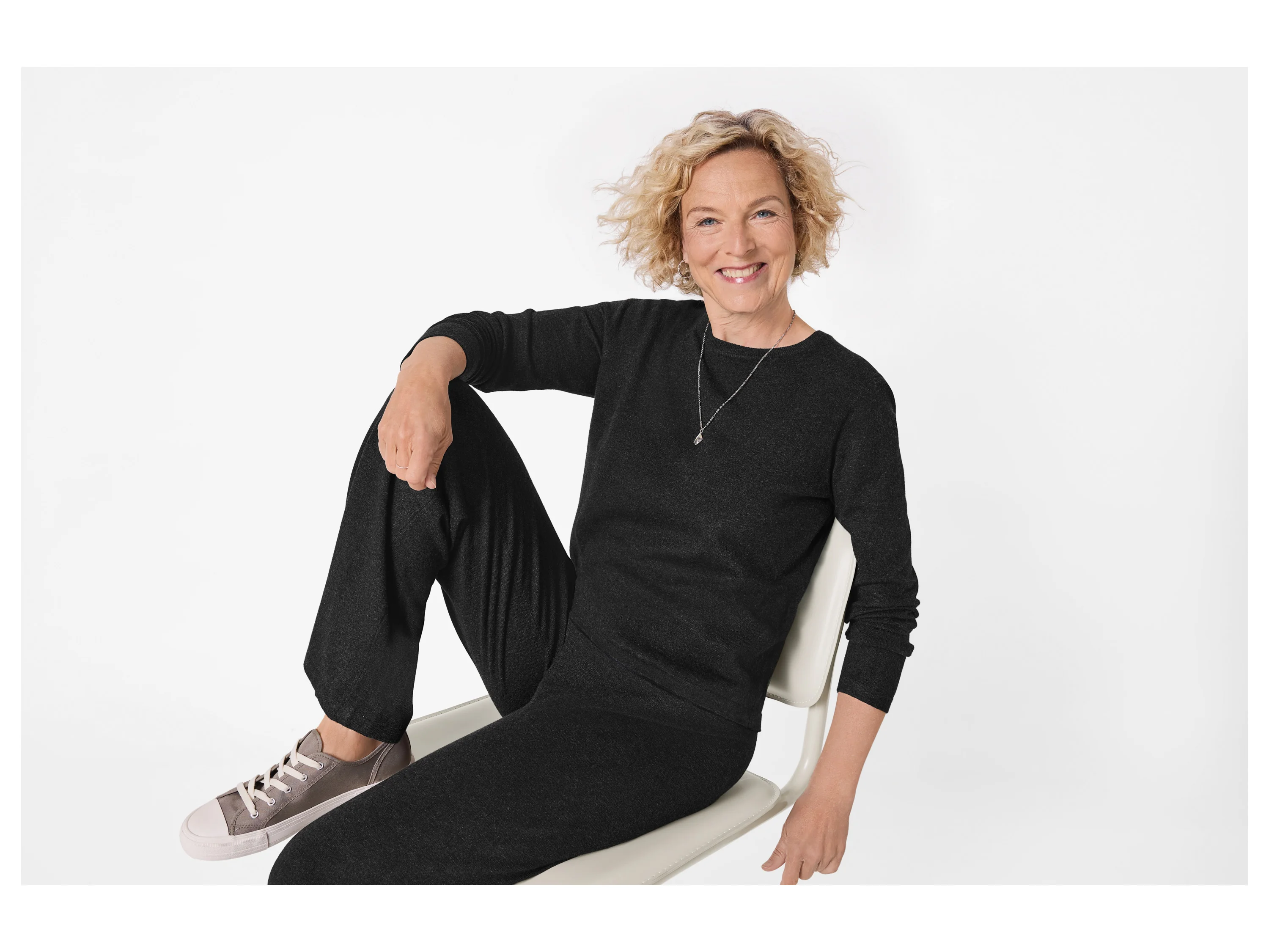 ESMARA® Damen Pullover Feinstrick (Schwarz, XS (32/34)) – Bild 2 von 3