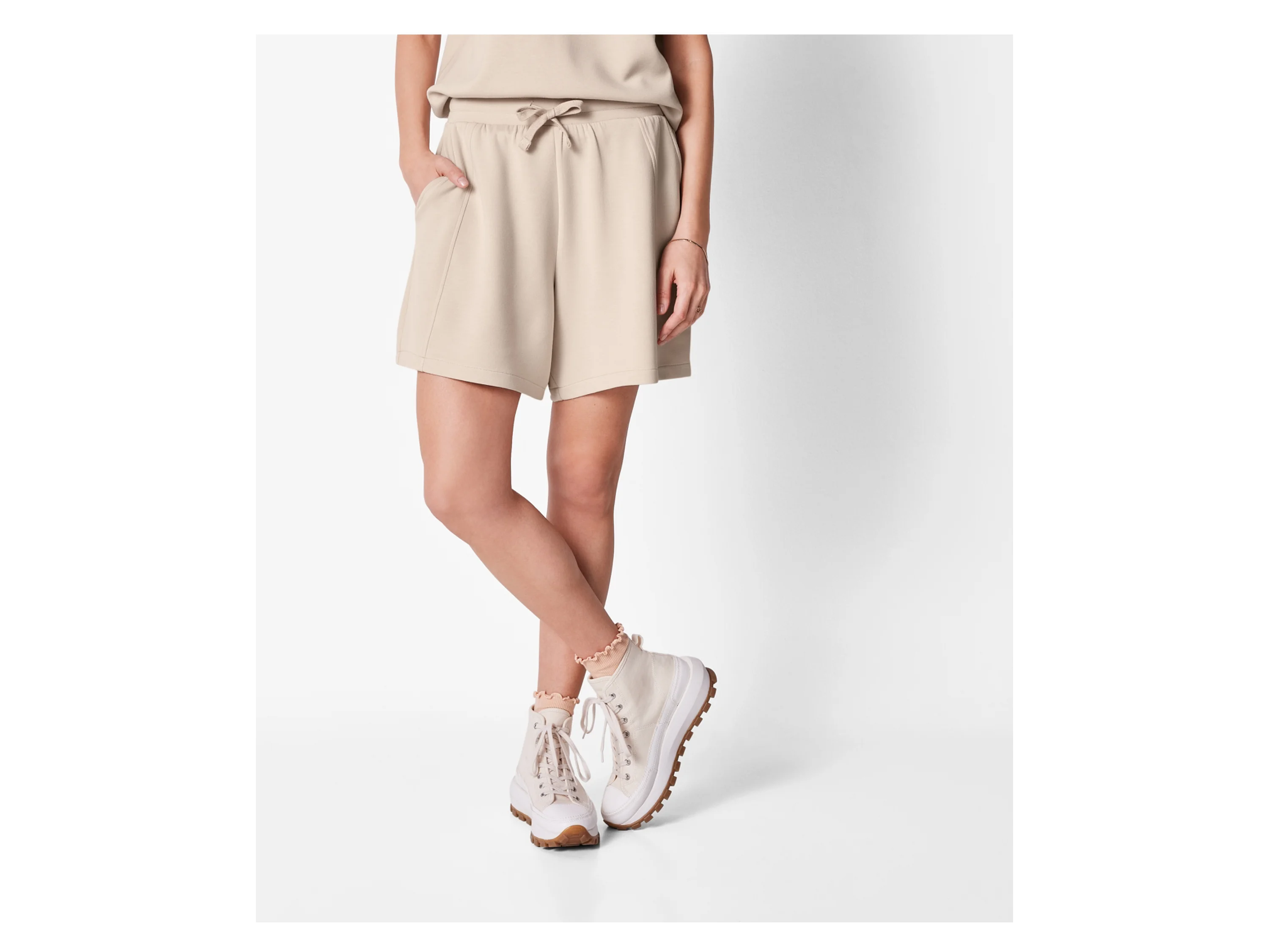 ESMARA® Damen Shorts, leger geschnitten (Beige, L(44/46)) – Bild 2 von 3