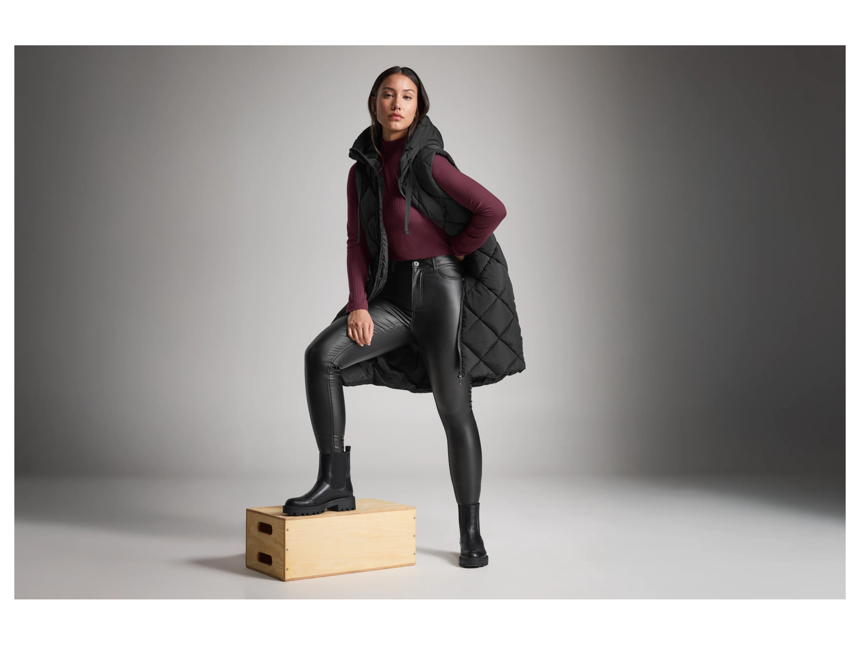 ESMARA® Damen Stiefeletten, mit seitlichem Elastikeinsatz (Schwarz, 37) – Bild 2 von 4