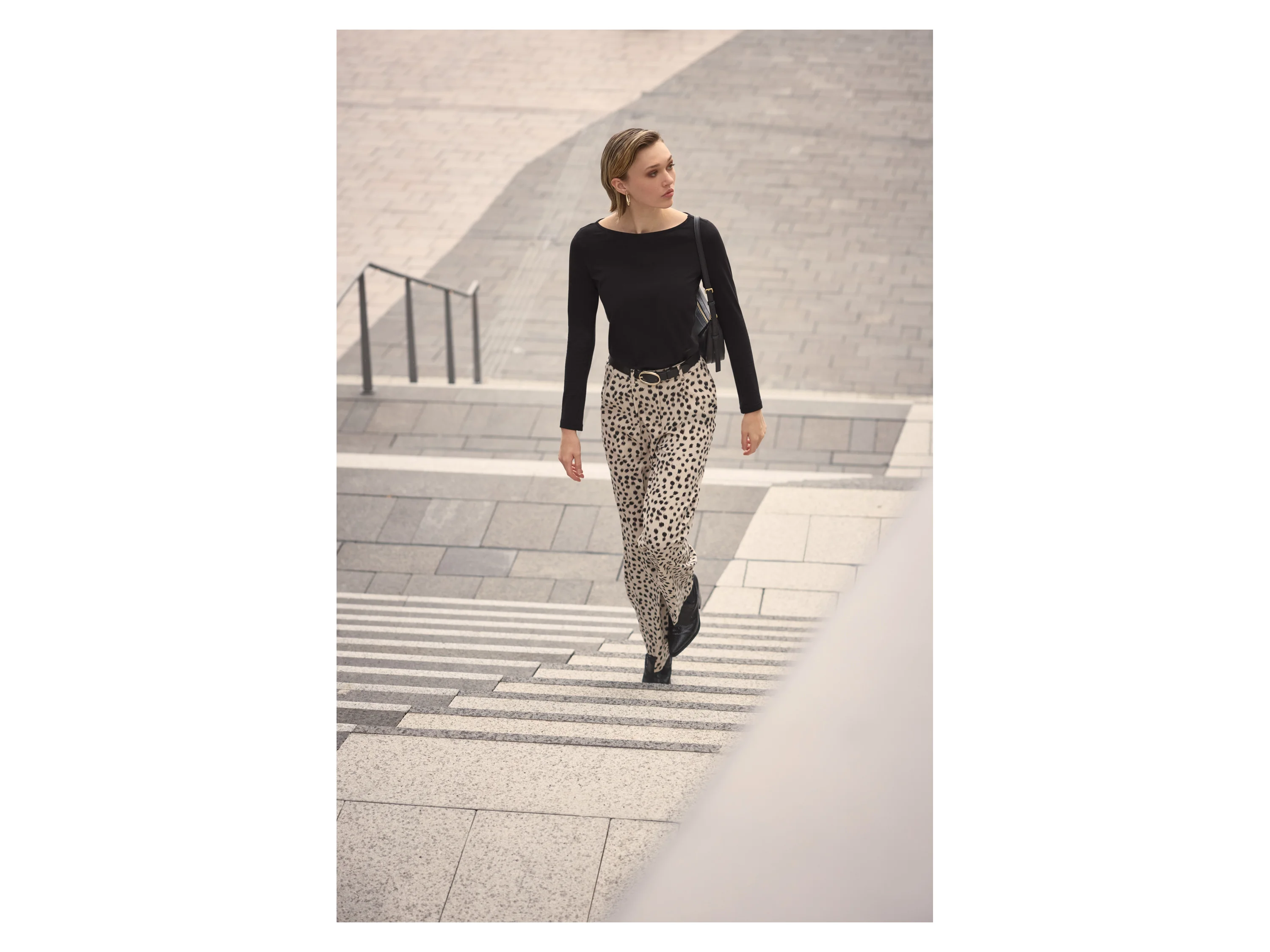 ESMARA® Damen Wide-Leg-Hose (Leo, 42) – Bild 4 von 4