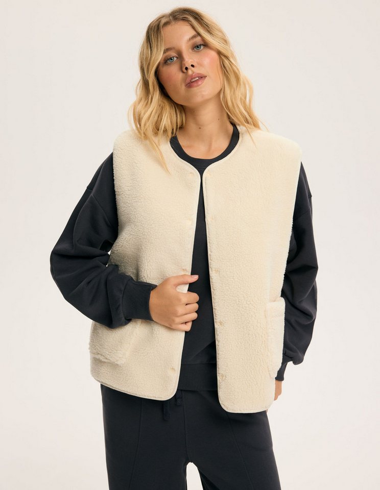 ESOTIQ Plüschweste Sherpa, Teddy-Optik mit Druckknöpfen und großen Fronttaschen – Bild 5 von 5