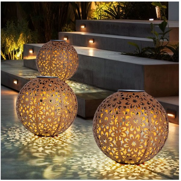 Expo Börse LED Solarleuchte, LED-Leuchtmittel fest verbaut, Warmweiß, Solarlampe für Außen Kugel Gartendeko Solarleuchte rost 3x