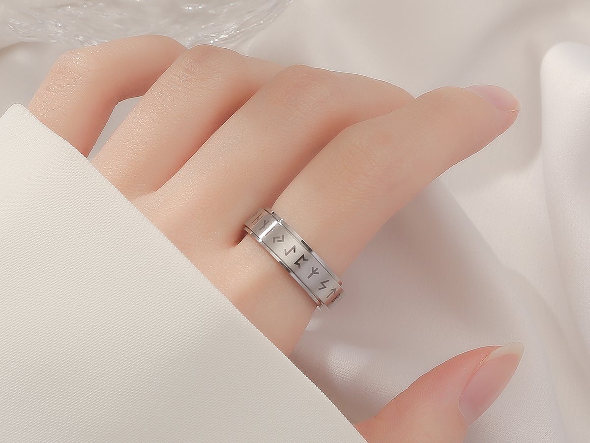 Eyecatcher Fingerring Anti Stress Ring. Drehbarer Ring mit Runen silber – Bild 4 von 5