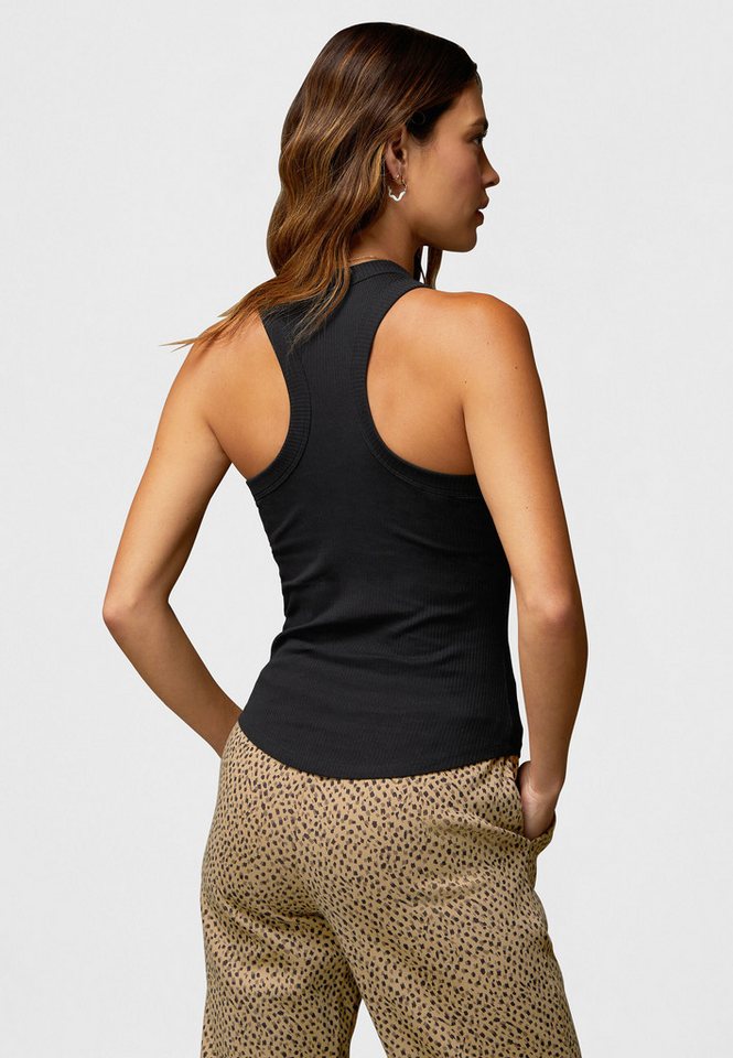 Fabletics Tanktop High Neck Rib mit integriertem BH gerippte Textur, geschwungene Träger – Bild 3 von 5