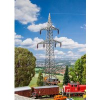2 Freileitungsmasten (100 kV)