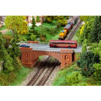 Eisenbahn-/Straßenbrücke