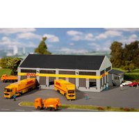 Logistik-Zentrum DHL mit Figuren - Monatsmodell November