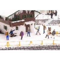 Passanten im Winter
