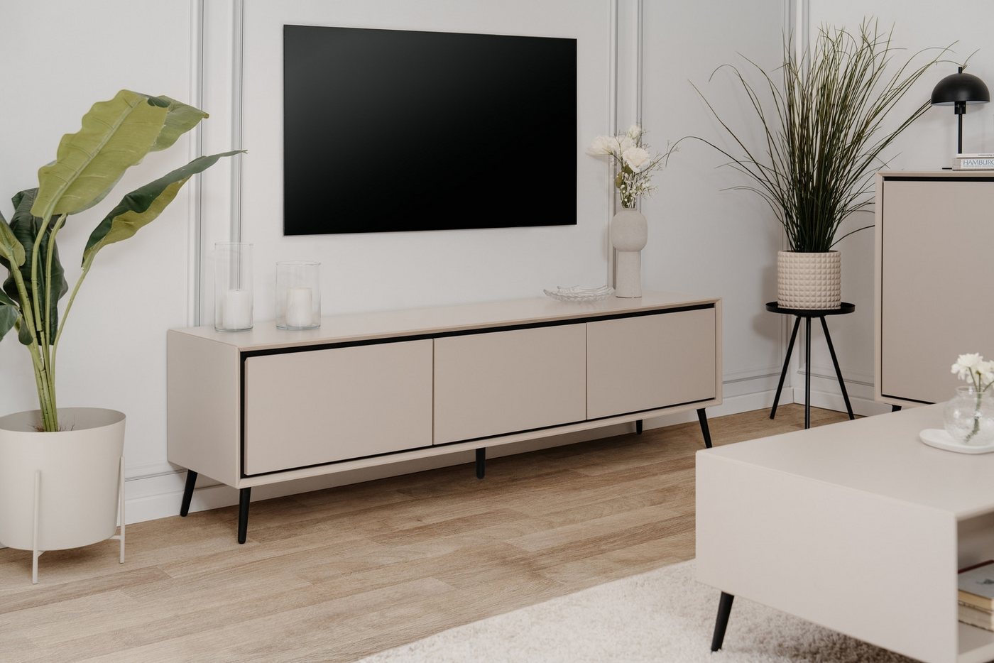 Finori Lowboard 3 Klappen, in Sand / Schwarz - 175x50x38cm (BxHxT) – Bild 4 von 5