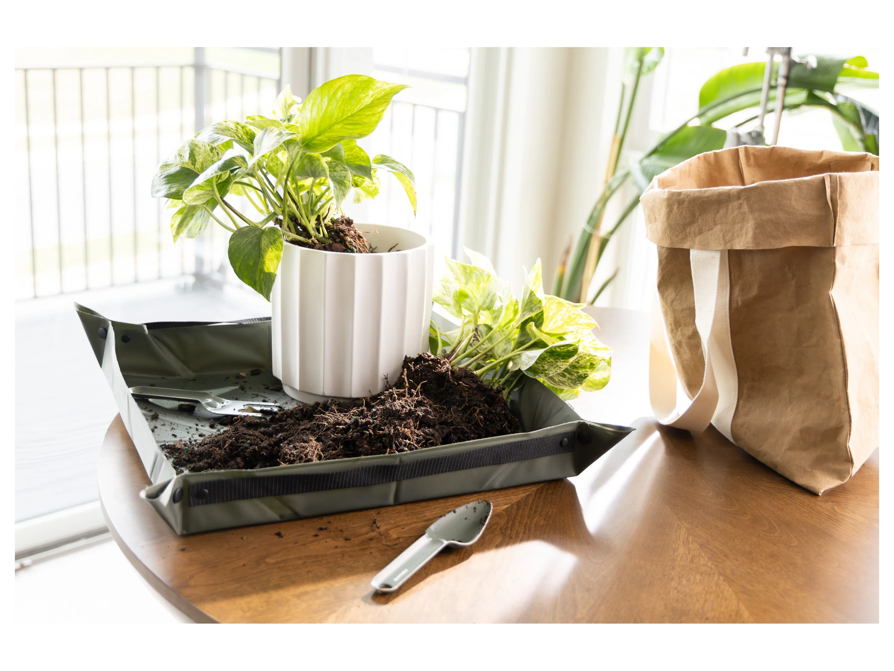 FISKARS Plant Care Faltbare Pflanzmatte – Bild 2 von 4