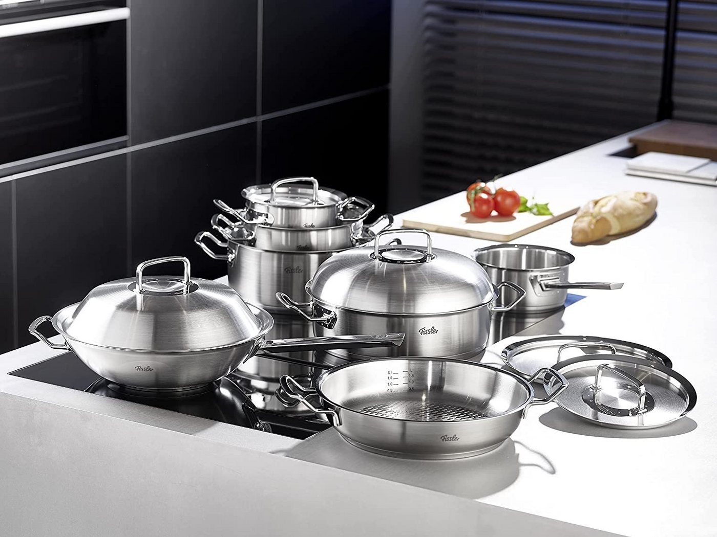 Fissler Servierpfanne ORIGINAL-PROFI COLLECTION®, Edelstahl 18/10 (1-tlg), mit breitem Schüttrand, Kaltmetallgriffen. Made in Germany – Bild 2 von 5
