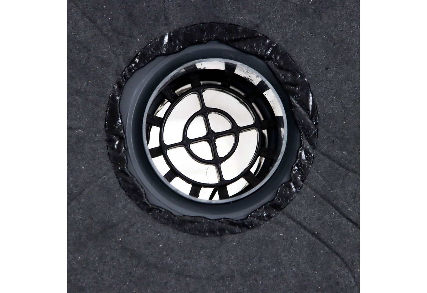 FLECK Dachdurchführung Flachdachablauf DN 70 mit Bitumen-Flansch und Sieb, Bitumen, Ø 7 cm – Bild 3 von 5