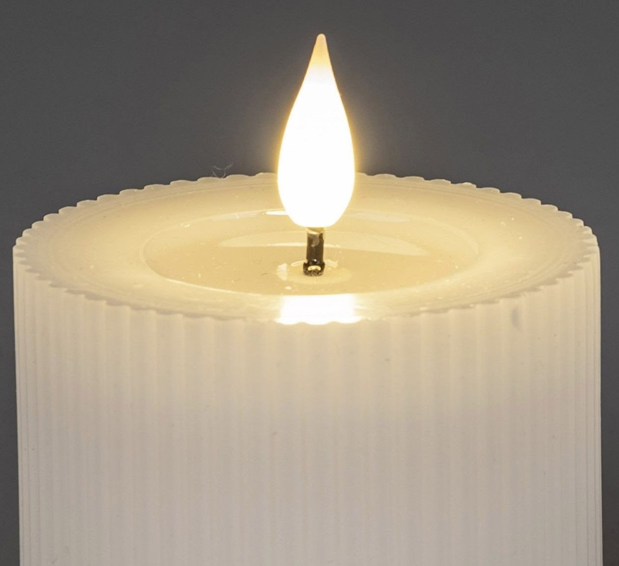 formano LED-Kerze Streifen, LED, Mit Timerfunktion, Weiß, Rillen, H: 4cm – Bild 2 von 3