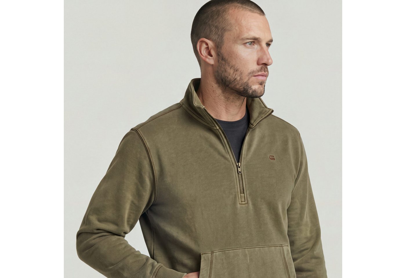 G-STAR Sweater Modern washed half zip sw ls mit Kängurutasche, Logodetail – Bild 2 von 5