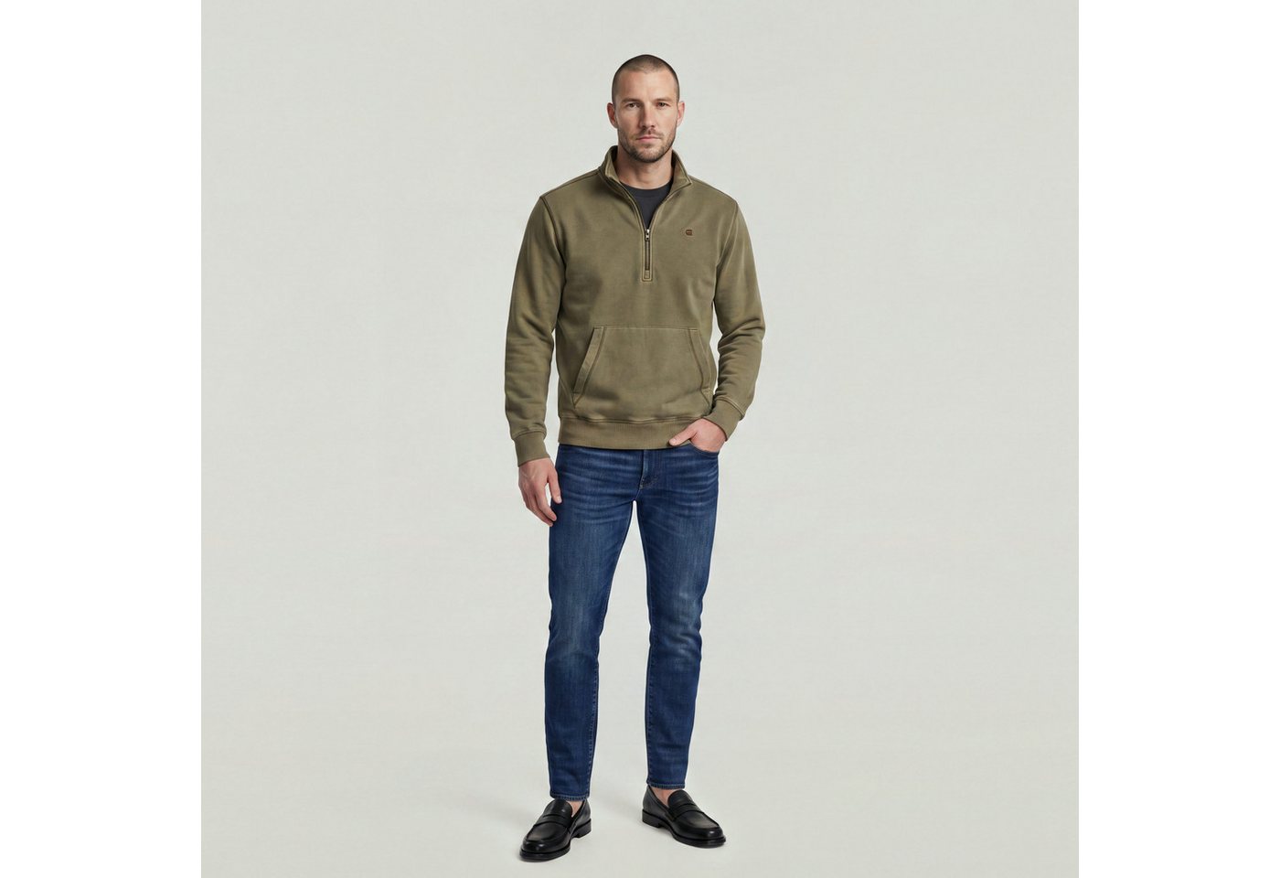 G-STAR Sweater Modern washed half zip sw ls mit Kängurutasche, Logodetail – Bild 4 von 5