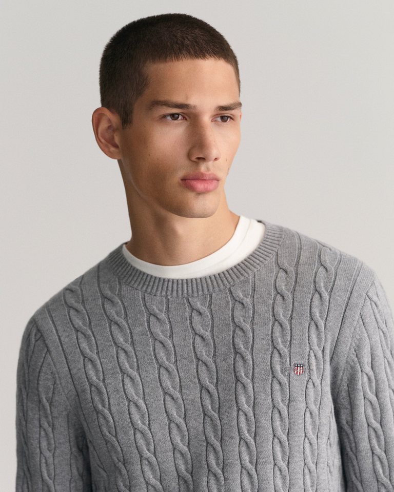 Gant Strickpullover COTTON CABLE C-NECK mit Wappen-Logostickerei auf der Brust – Bild 3 von 5