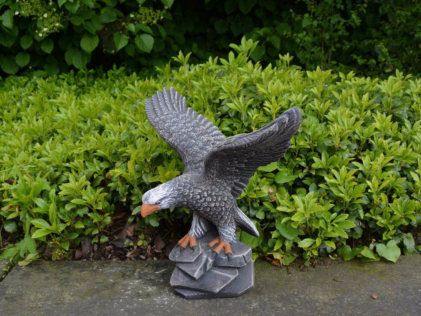 gartendekoparadies.de Gartenfigur Adlerfigur, Steinadler, Steinfigur, H. 32 cm, 35 cm Spannweite, 4 kg, Frostsicher – Bild 2 von 5