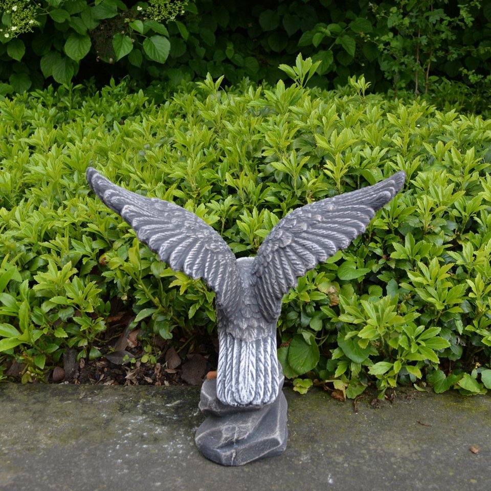 gartendekoparadies.de Gartenfigur Adlerfigur, Steinadler, Steinfigur, H. 32 cm, 35 cm Spannweite, 4 kg, Frostsicher – Bild 4 von 5