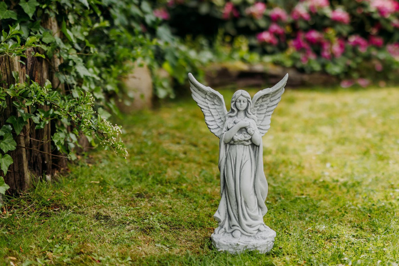 gartendekoparadies.de Gartenfigur Engel mit Flügel Grabengel, Steinfigur, H. 47 cm, 7 kg, Frostsicher – Bild 2 von 5