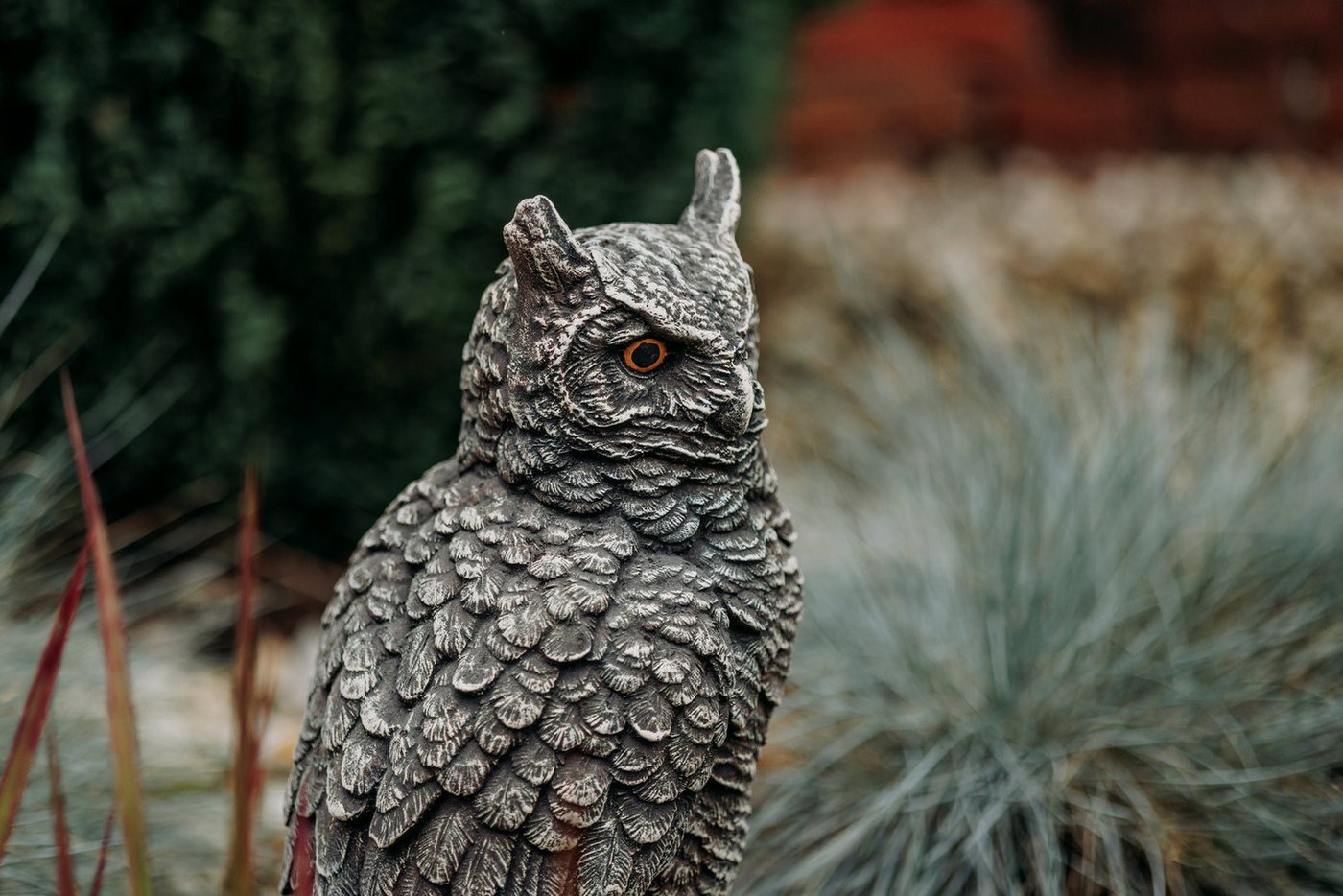 gartendekoparadies.de Gartenfigur Eule Uhu mit Gefieder, Steinfigur, H. 41 cm, 12 kg, Frostsicher – Bild 5 von 5