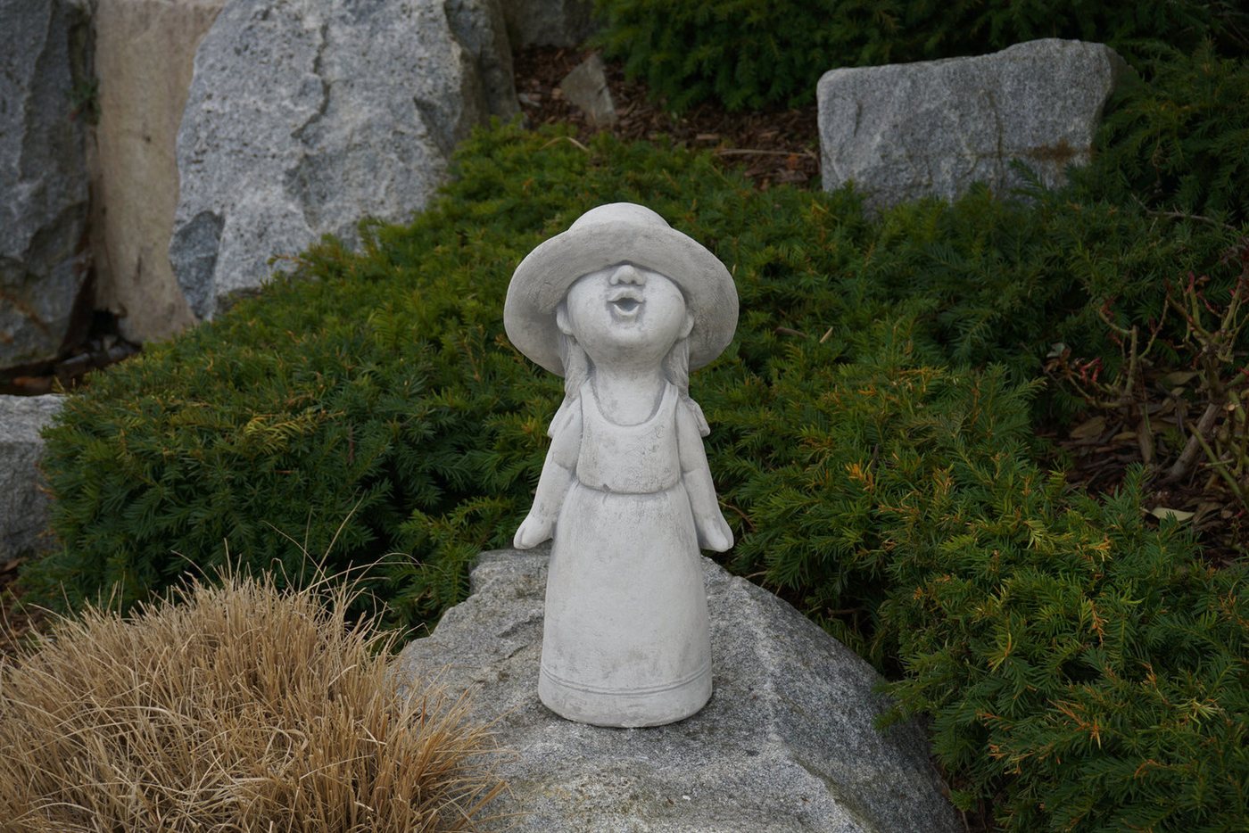 gartendekoparadies.de Gartenfigur Mädchen Figur, Steinfigur, H. 49 cm, 17 kg, Frostsicher – Bild 5 von 5