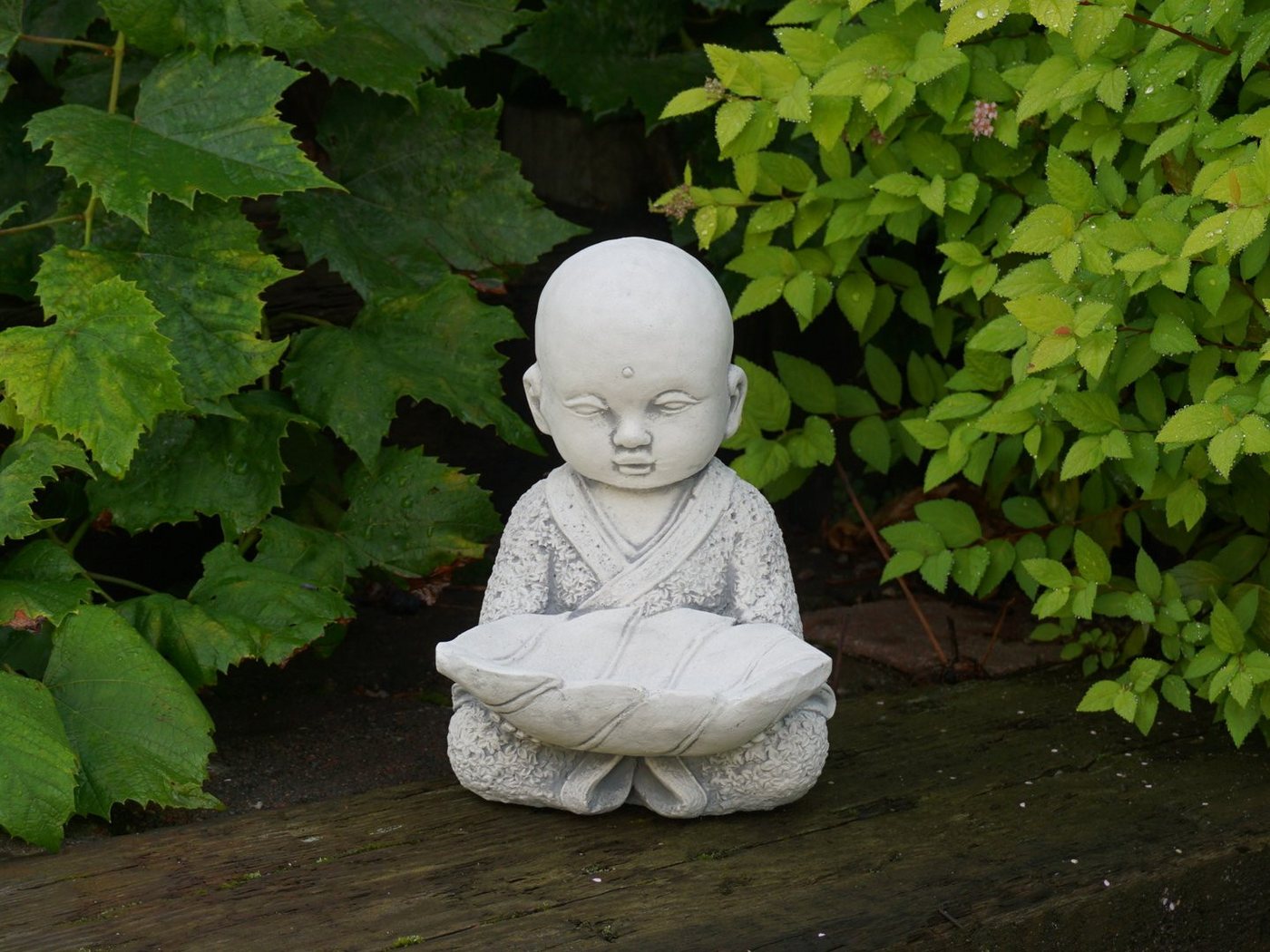 gartendekoparadies.de Gartenfigur Mönch mit Schale, Steinfigur, H. 22 cm, 4 kg, Frostsicher – Bild 4 von 5