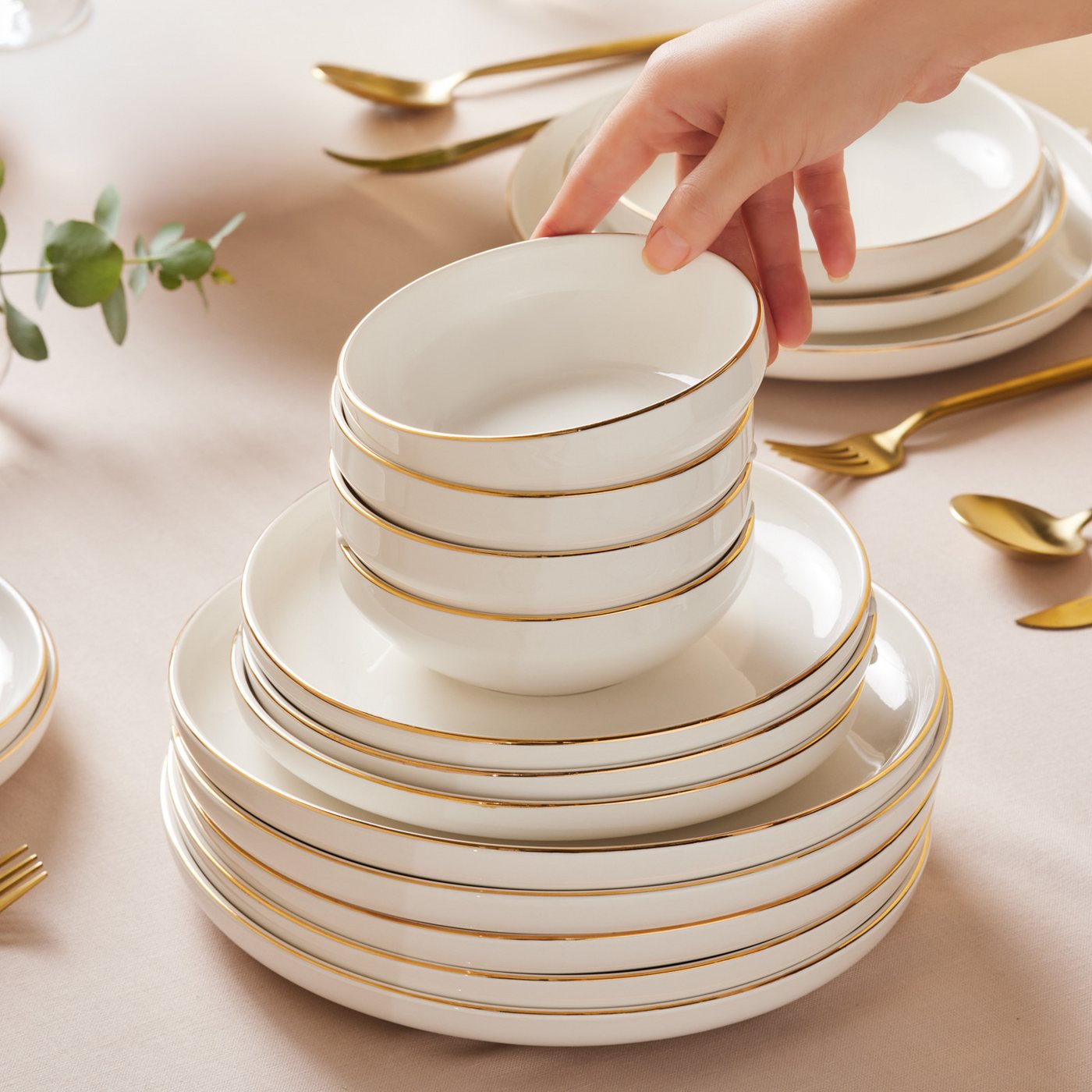 Karaca Geschirr-Set Karaca Stream Bone New Saturn 53-tlg Tafelservice für 12 Pers Gold, 12 Personen, KNOCHENPORZELLAN, Platin – Bild 4 von 5