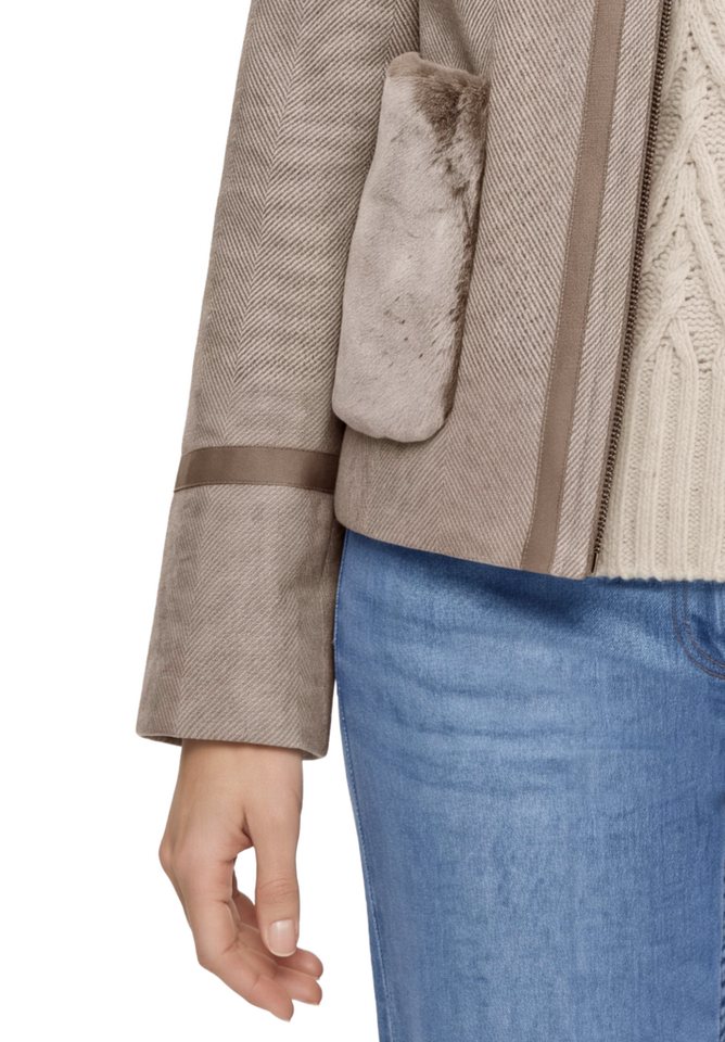 Gil Bret Fellimitatjacke mit Reißverschluss und aufgesetzten Fell-Taschen /mit Wolle – Bild 4 von 5