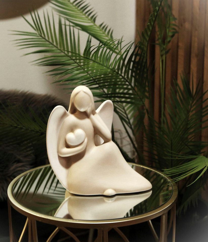GILDE Engelfigur Engel "Gabi" mit Herz (1 St), Europäische Handarbeit aus Keramik, Engel Weihnachten – Bild 3 von 5