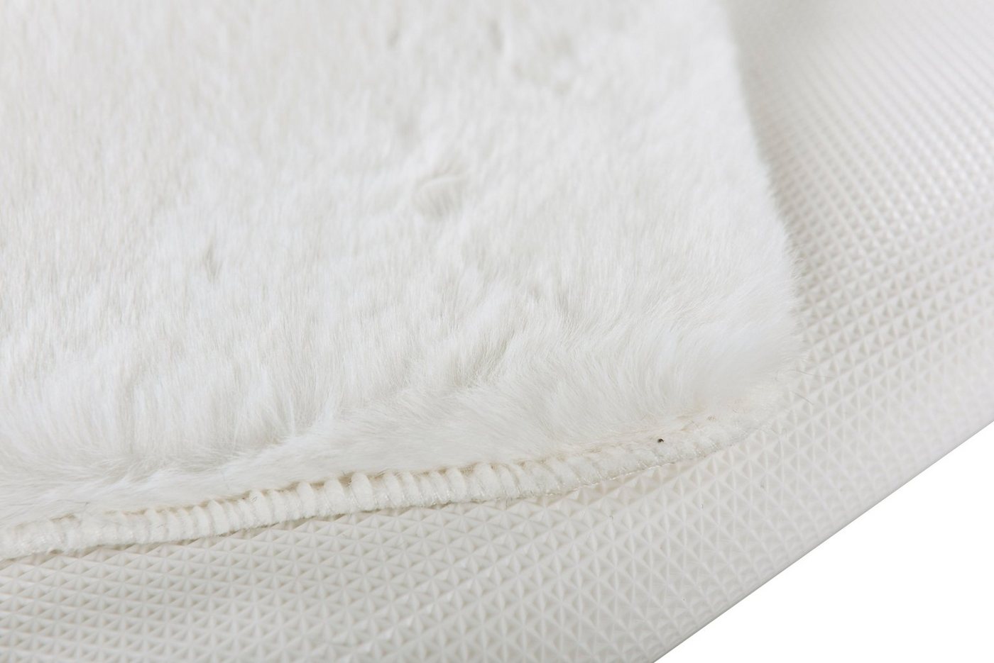 Gino Falcone Badematte Sara, Höhe 25 mm, rutschhemmend beschichtet, fußbodenheizungsgeeignet, Polyester, rechteckig, Badteppich, Fell-Optik, besonders weich, ec – Bild 5 von 5