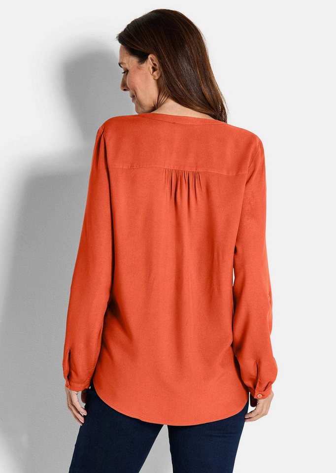 GOLDNER Schlupfbluse Elegante Viskosebluse mit V-Ausschnitt Luftige Bluse mit Fältchen, Knopfleiste und Langarm – Bild 3 von 5