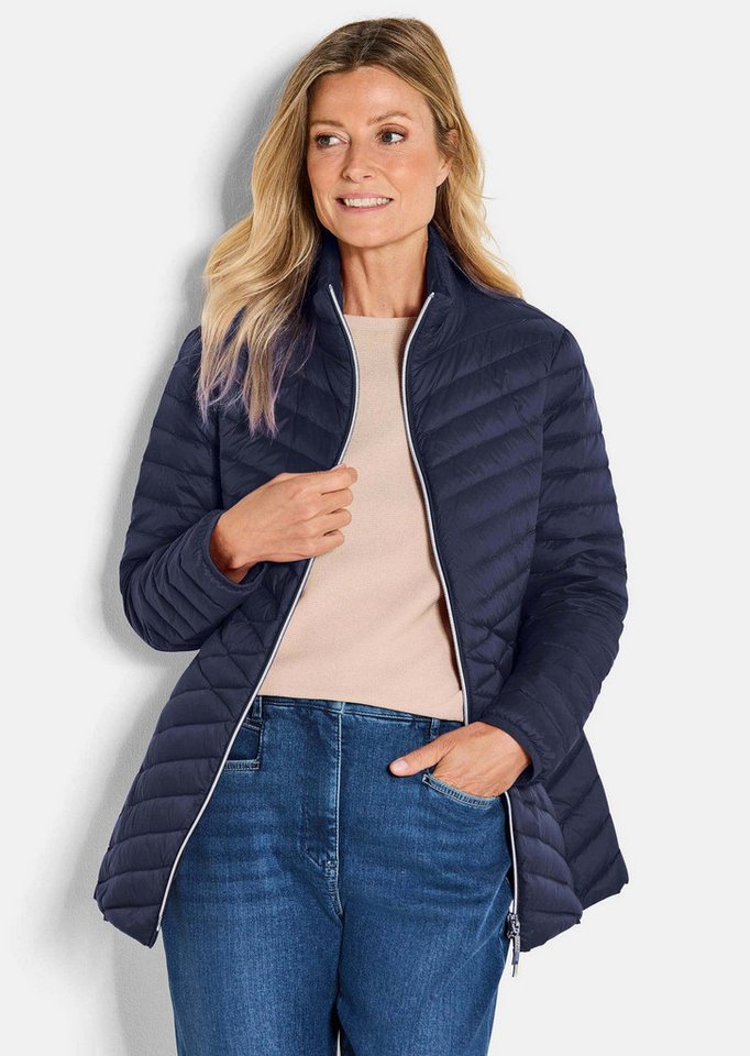 GOLDNER Steppjacke Herbstjacke mit Daunen, Stehkragen Verlängerte Jacke in femininer Steppung mit Reißverschluss – Bild 4 von 5