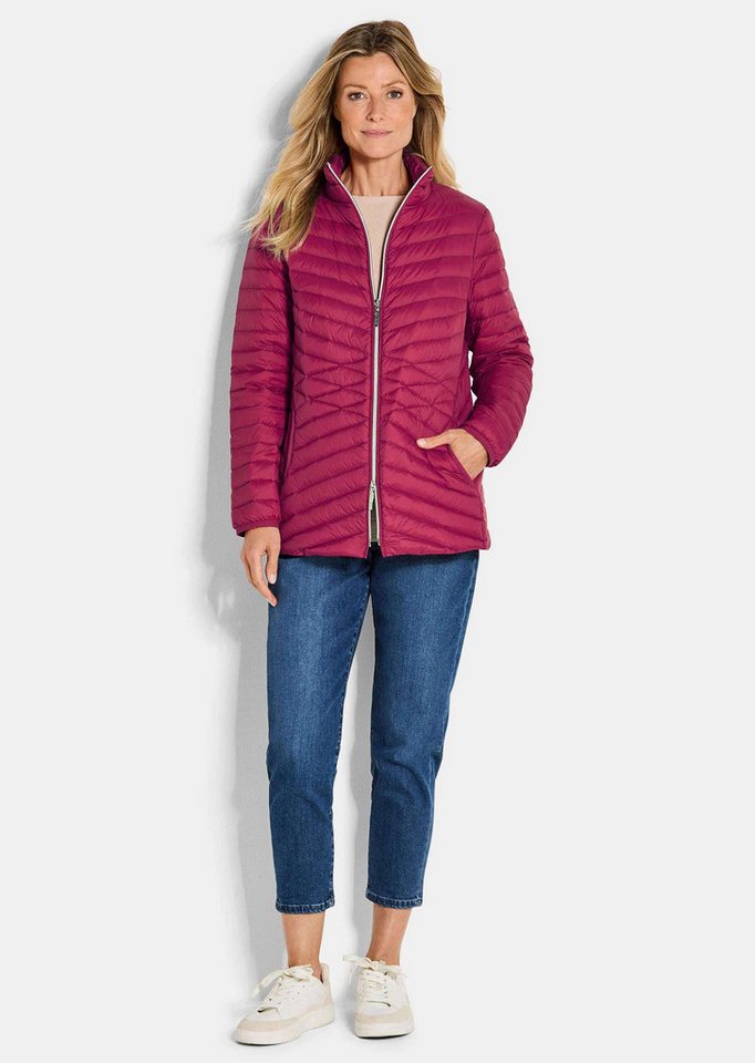 GOLDNER Steppjacke Herbstjacke mit Daunen, Stehkragen Verlängerte Jacke in femininer Steppung mit Reißverschluss – Bild 2 von 5