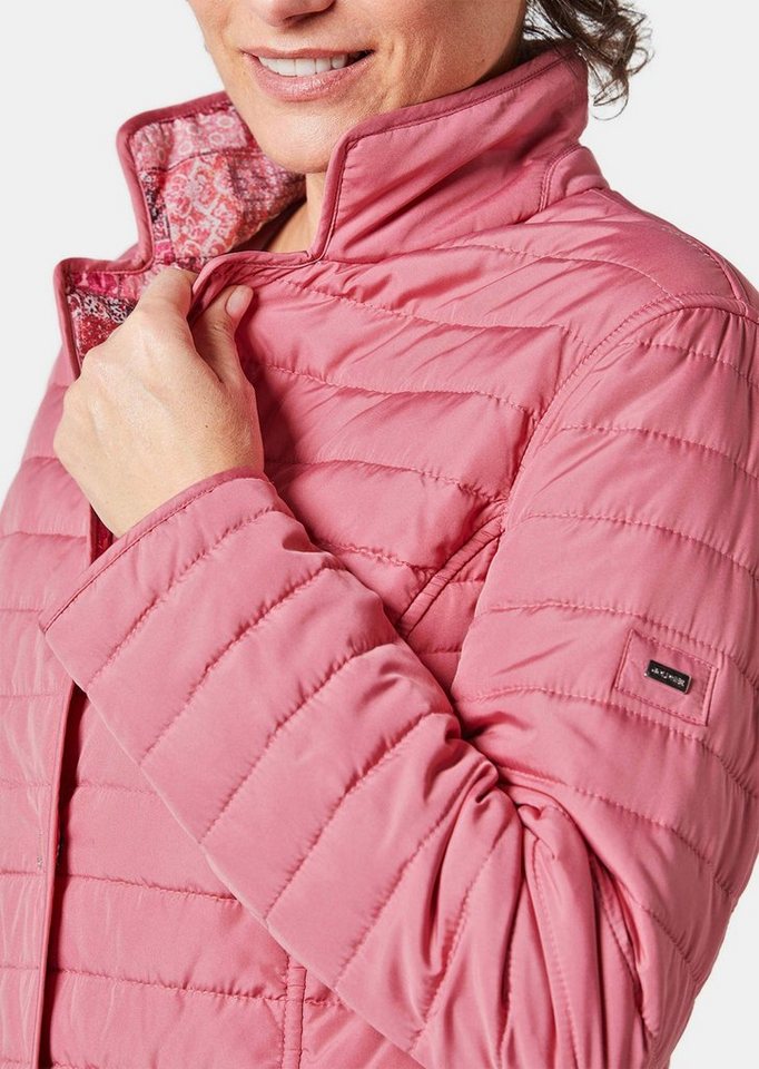 GOLDNER Steppjacke Leichte Steppjacke mit Wendefunktion Patch-Dessin und Reverskragen als modische Akzente – Bild 5 von 5