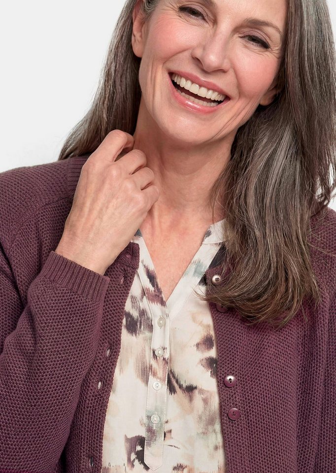 GOLDNER Strickjacke Cardigan aus Baumwolle, Rundhals Feinstrickjacke in raffinierter Piqué-Optik mit Rundhals, Knopfleiste – Bild 5 von 5