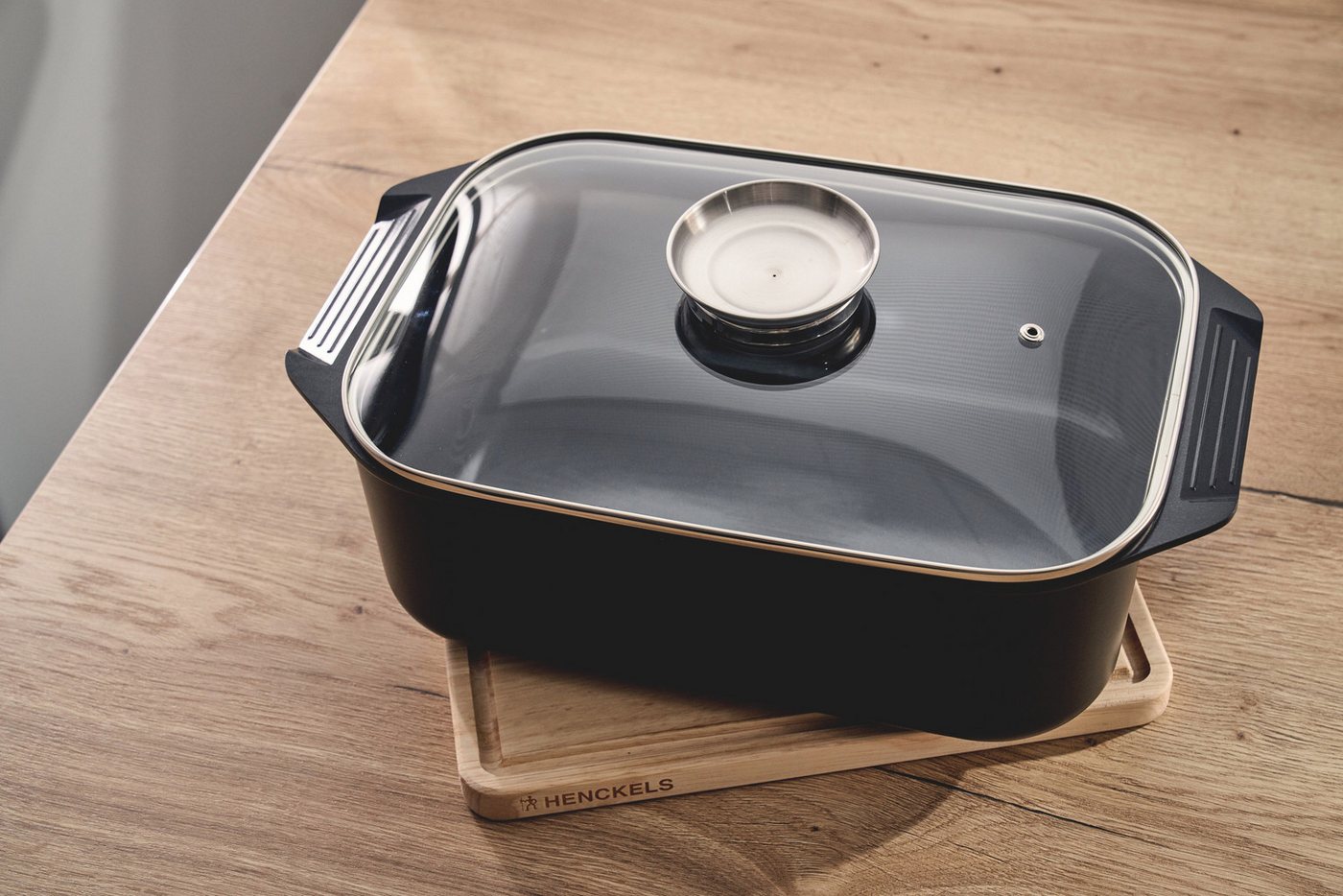 HENCKELS by ZWILLING Bräter Ember, Aluminium (1-tlg), Keramikbeschichtung, großes Fassungvermögen, Induktion, Glasdeckel – Bild 4 von 5