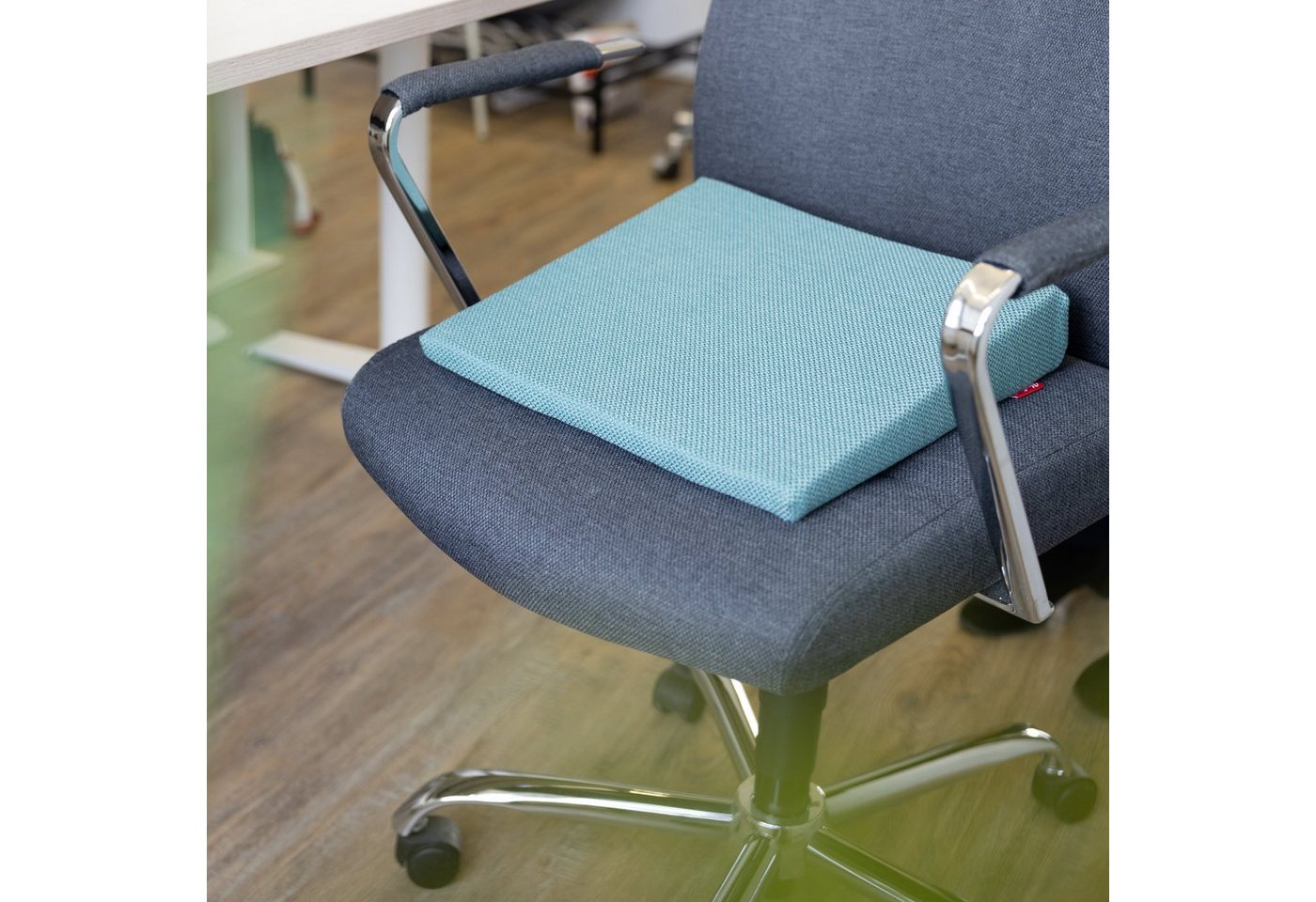 Herlag Keilkissen Stella für Büro und Auto, Ergonomisches Sitzkeilkissen 33x37x7/2cm Waschbarer Bezug Petrol – Bild 2 von 5