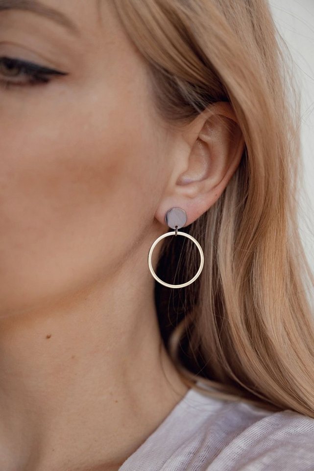 Hey Happiness Paar Ohrhänger Kreis, 18K Vergoldete Damen Ohrringe, Hängende Edelstahl Creolen mit Geo Charm, wasserfest – Bild 2 von 5