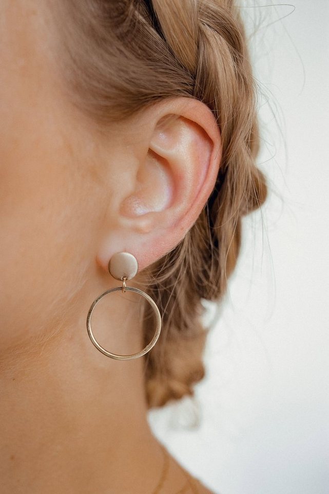 Hey Happiness Paar Ohrhänger Kreis, 18K Vergoldete Damen Ohrringe, Hängende Edelstahl Creolen mit Geo Charm, wasserfest – Bild 2 von 5