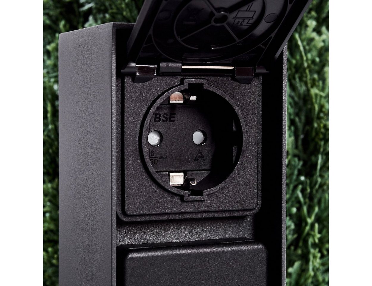 hofstein Gartenleuchte »Ruscio« Steckdose, Leuchte aus Metall/Kunststoff in Anthrazit/Schwarz, Steckdose mit 3 Anschlüssen, 3xmax. 3680 Watt, 230 V – Bild 4 von 5