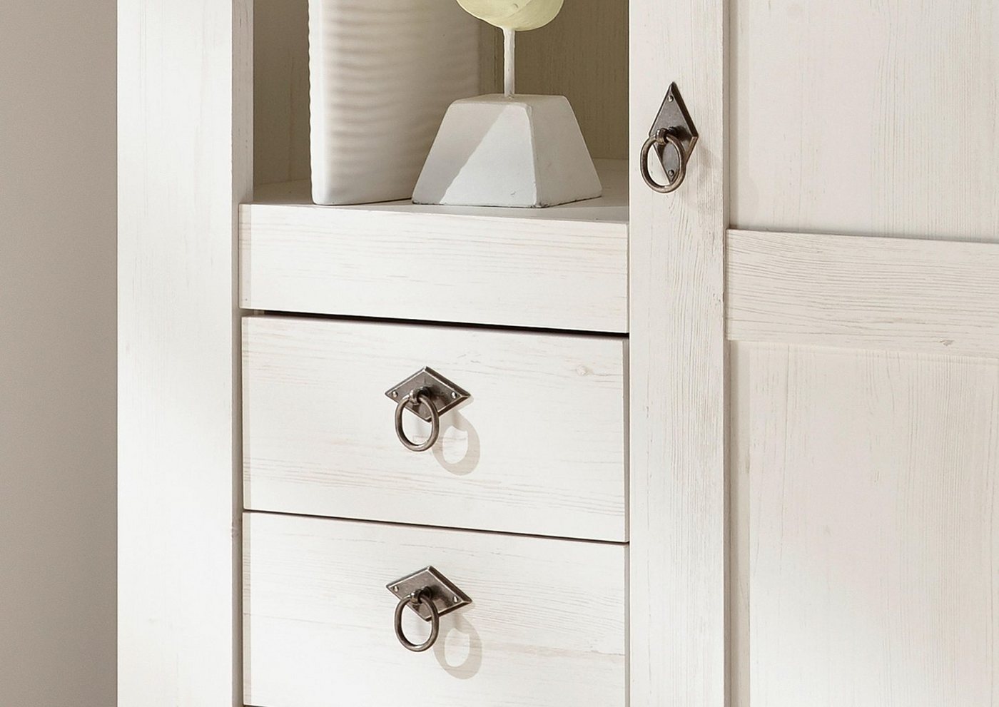 Home affaire Wohnwand Cremona, Anbauwand im Landhausstil, Komplettset, Wohnzimmer-Set, enthält Vitrine, Lowboard, Stauraumelement und Wandboard, 376 cm breit – Bild 4 von 5