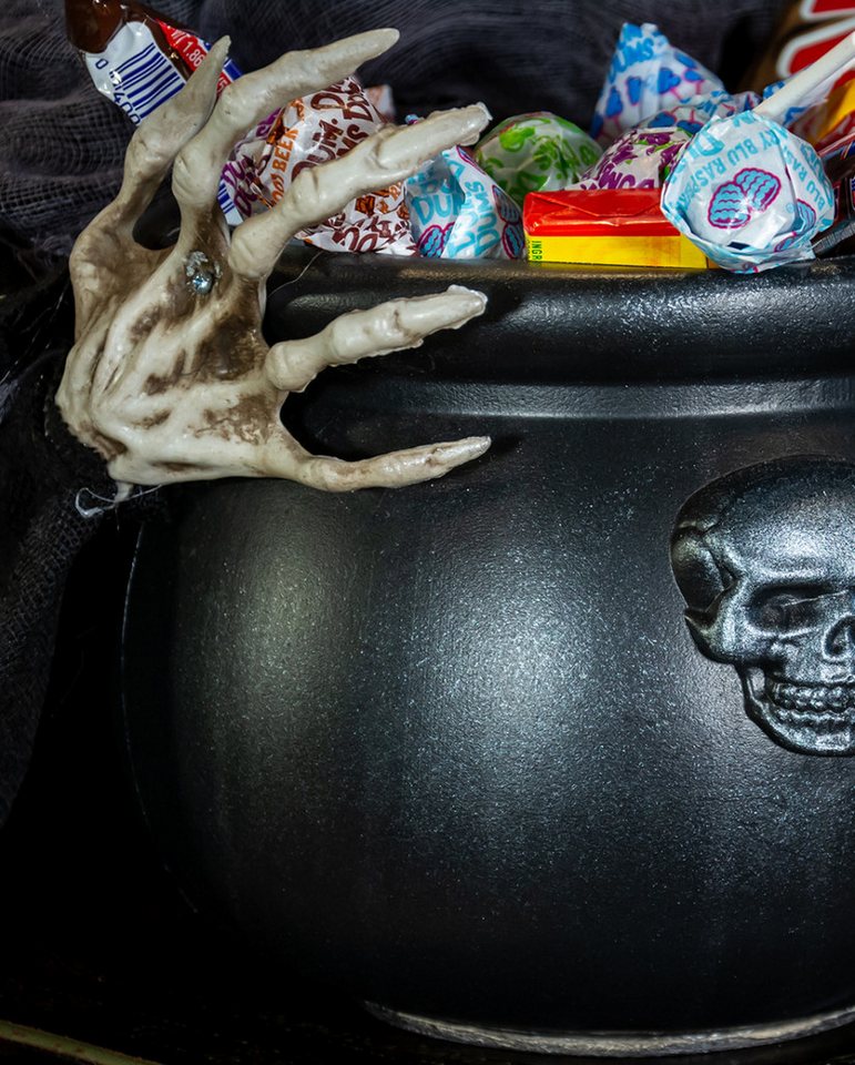 Horror-Shop Dekoobjekt Unheimliche Bonbonschüssel mit Angreifender Hexe – Bild 4 von 4