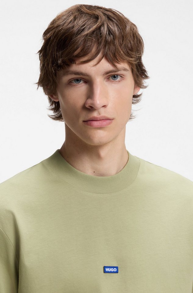 HUGO T-Shirt Nieros mit Logo-Patch – Bild 2 von 5