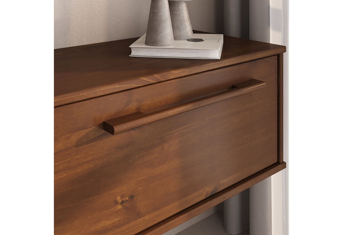 IDIMEX Lowboard TECCA, Hängekonsole mit 3 Klappen Massivholz Mid Century Stil Kastanie Finish – Bild 5 von 5