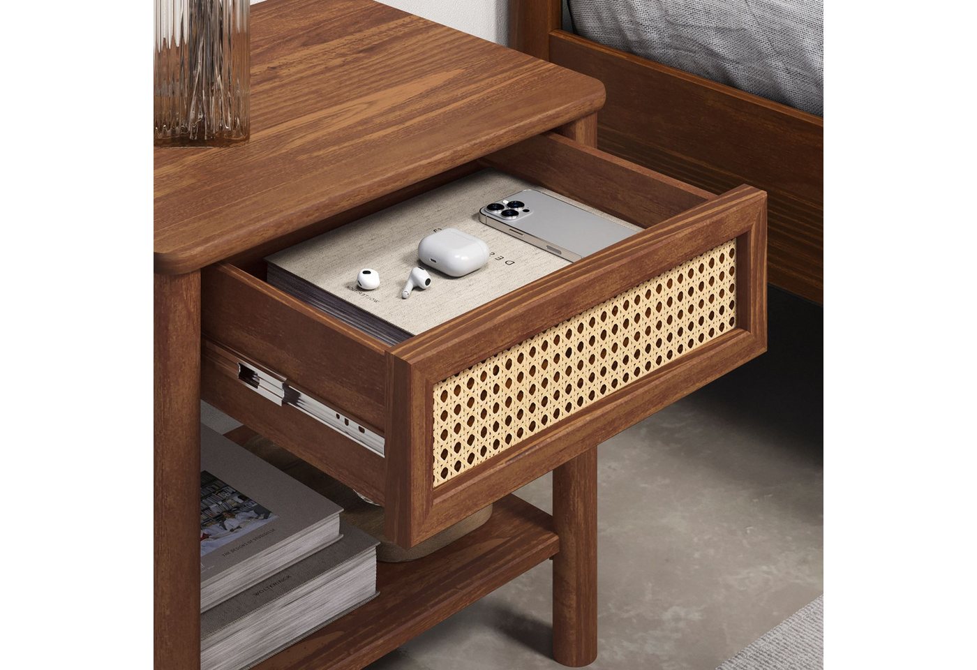 IDIMEX Nachttisch CEFIRA, aus Massivholz, Schublade mit Rattan und Ablagefach Kastanie Finish – Bild 4 von 5